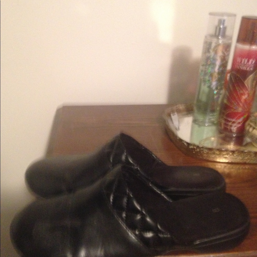 Black pair j crew shoes slip on